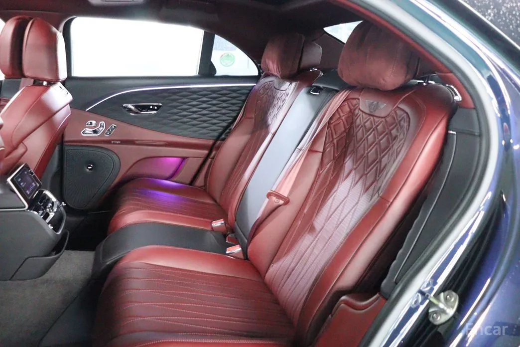 Фото 8 - Bentley Flying Spur