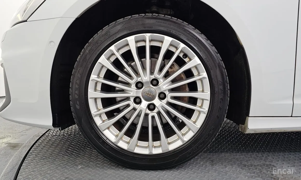 Фото 5 - Audi A6