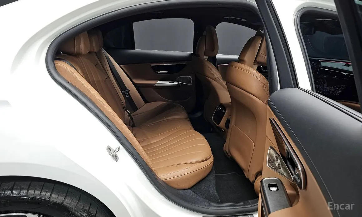 Фото 12 - Mercedes-Benz E-Class