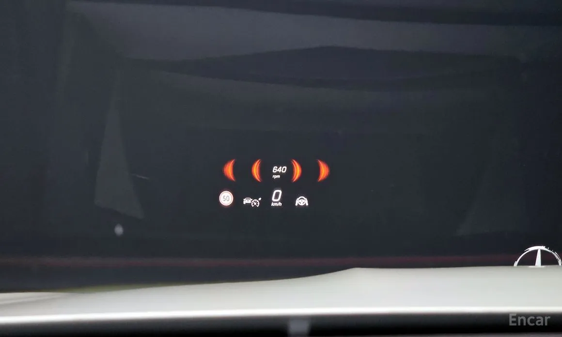 Фото 17 - Mercedes-Benz E-Class