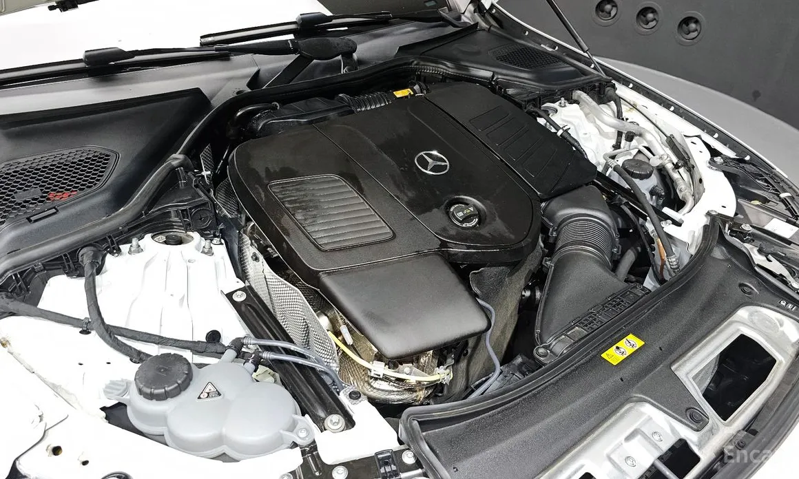 Фото 6 - Mercedes-Benz E-Class