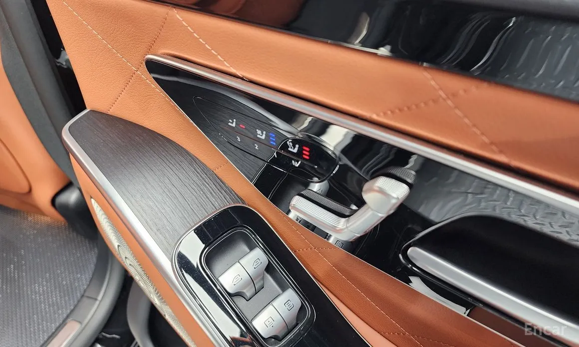 Фото 18 - Mercedes-Benz S-Class