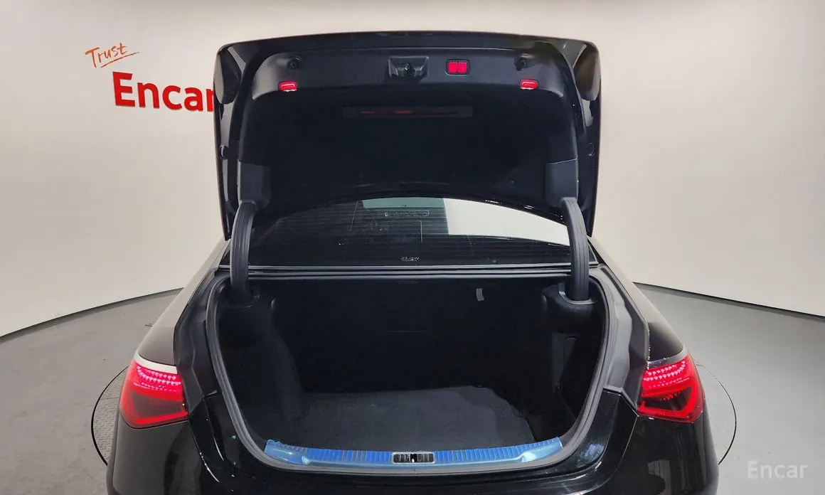 Фото 20 - Mercedes-Benz S-Class