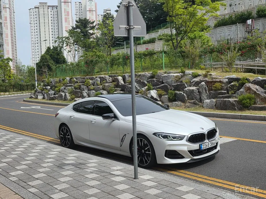 Фото 2 - BMW 8 Series