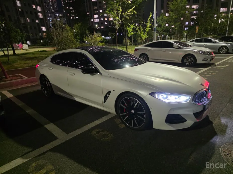 Фото 3 - BMW 8 Series