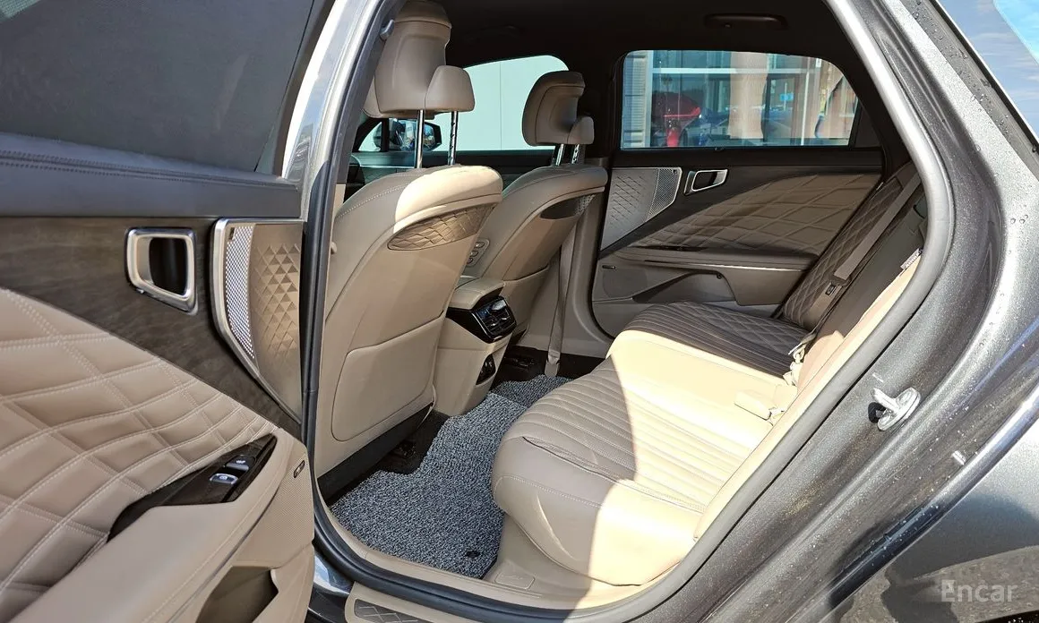 Фото 10 - Kia K8