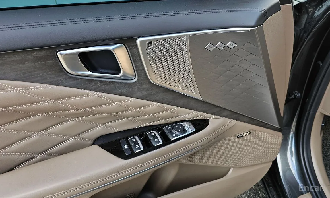 Фото 17 - Kia K8