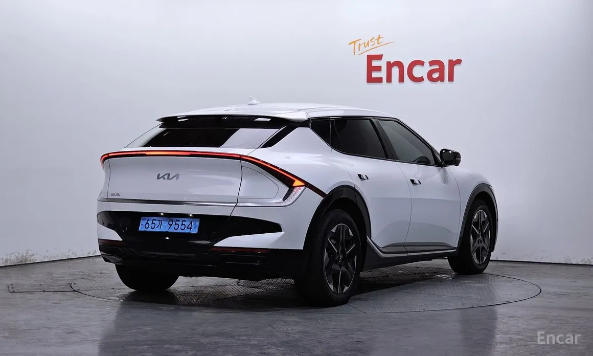 Фото 2 - Kia EV6