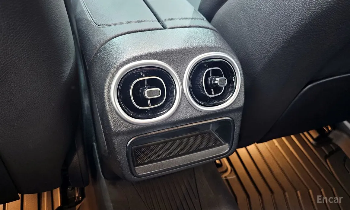 Фото 17 - Mercedes-Benz C-Class