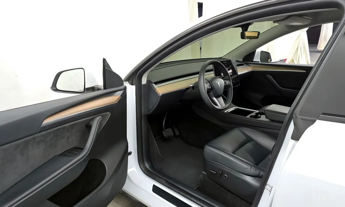 Фото 10 - Tesla Model Y