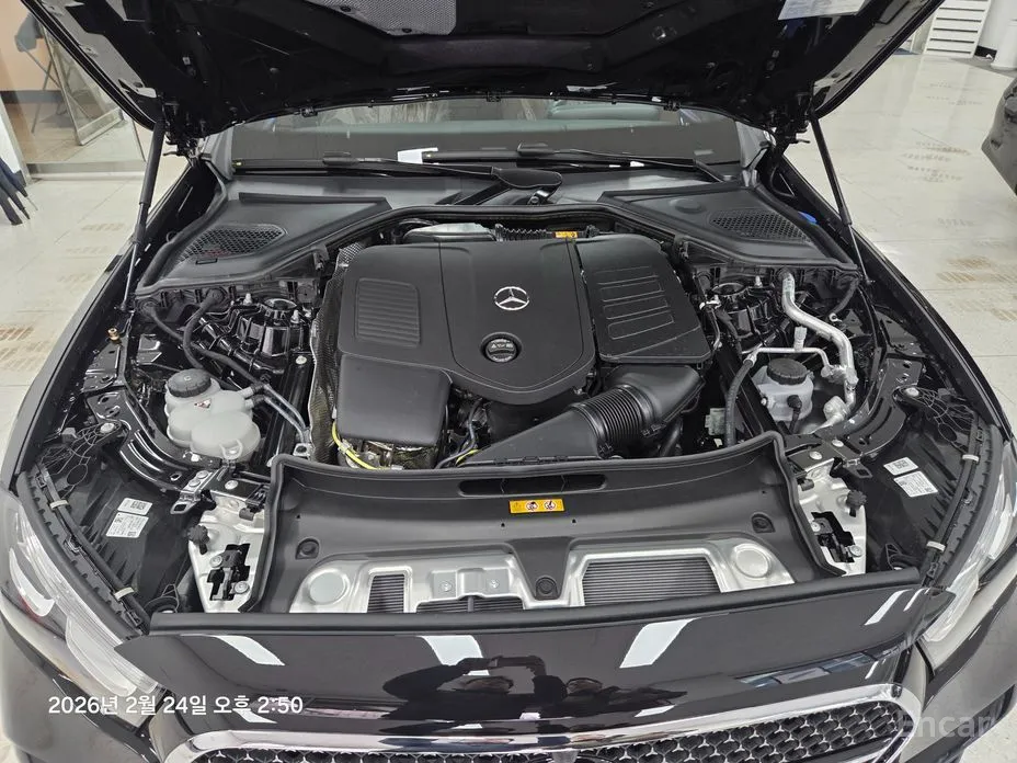 Фото 6 - Mercedes-Benz E-Class