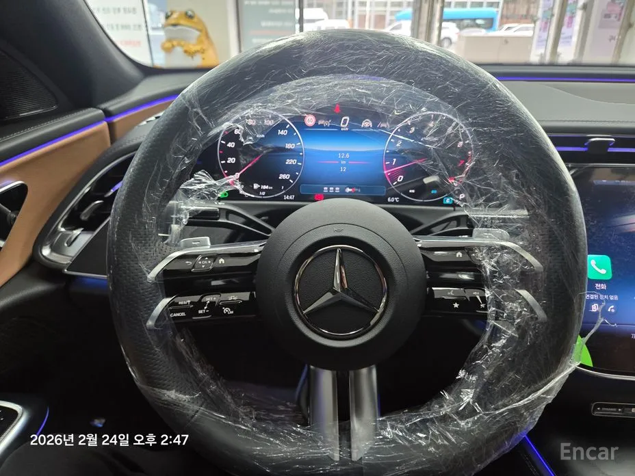 Фото 9 - Mercedes-Benz E-Class