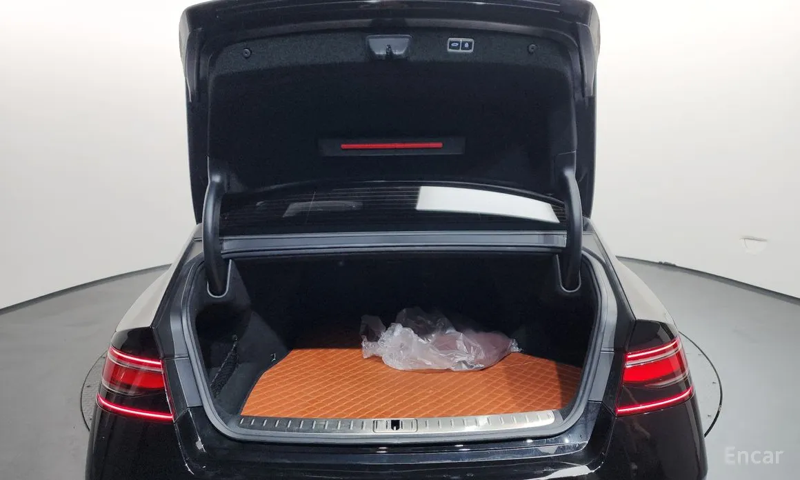 Фото 20 - Genesis G90