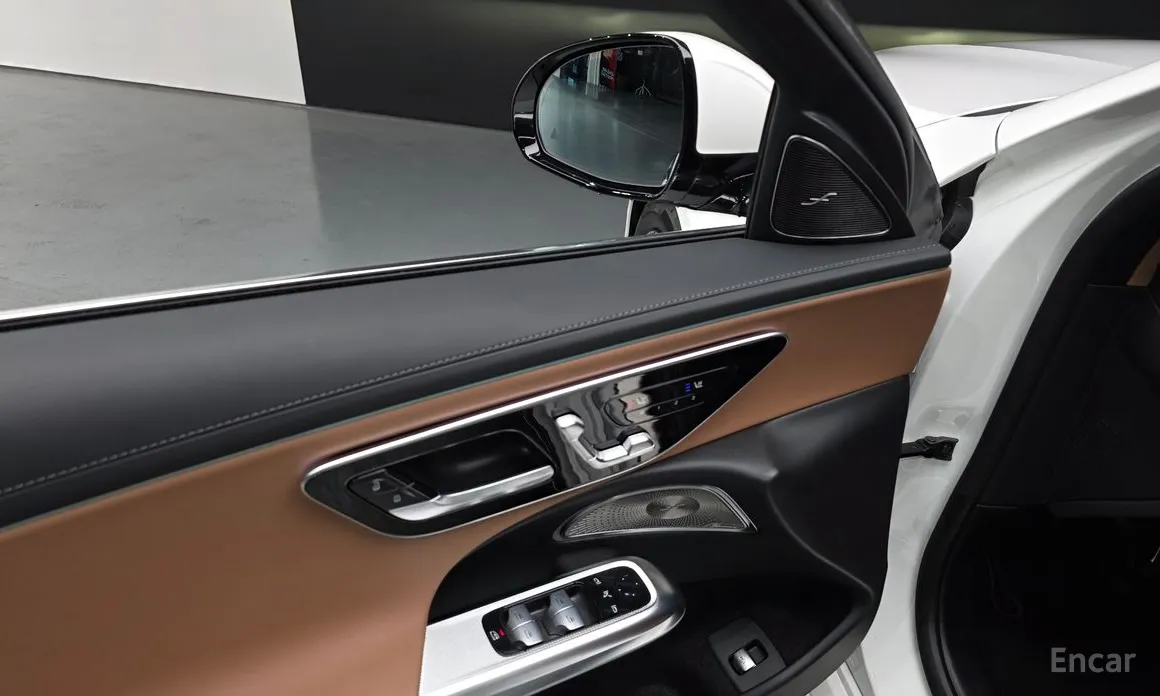 Фото 13 - Mercedes-Benz E-Class