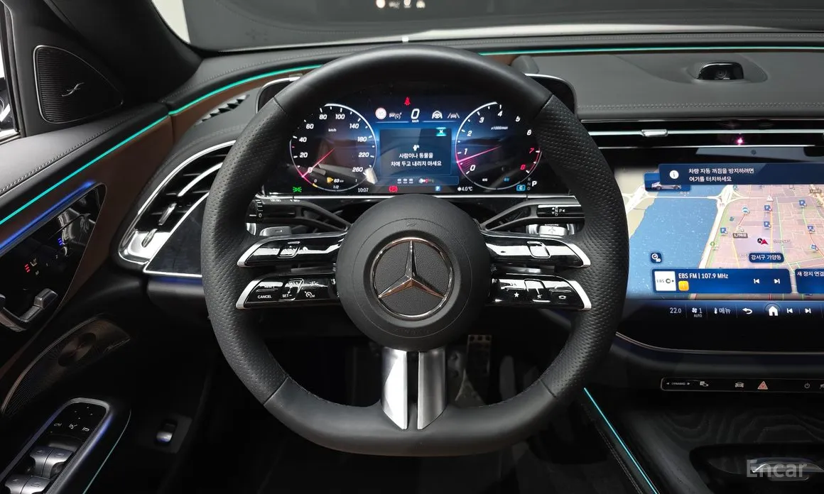 Фото 15 - Mercedes-Benz E-Class