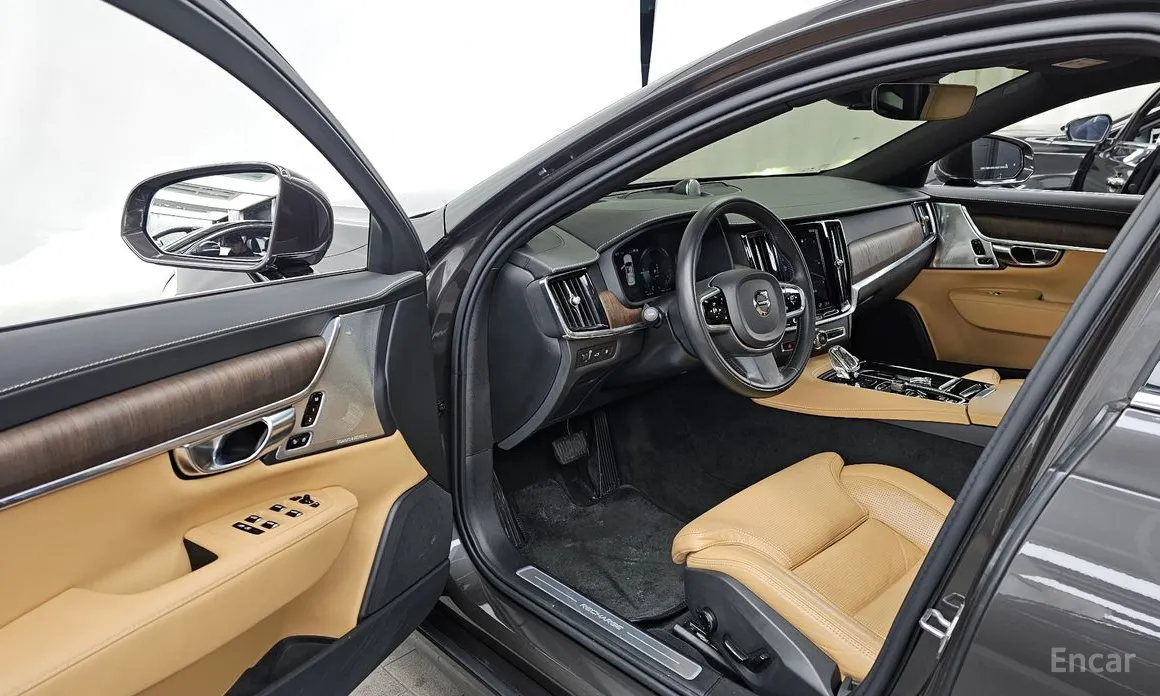 Photo 10 - Volvo S90