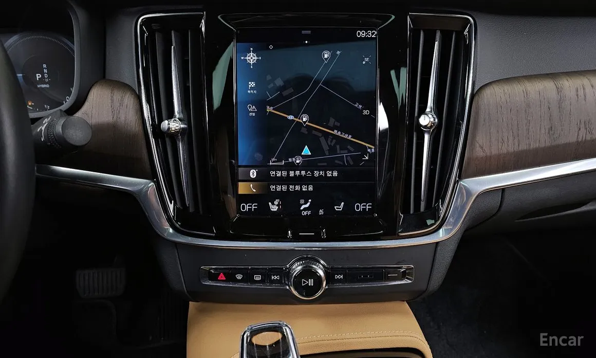 Photo 14 - Volvo S90