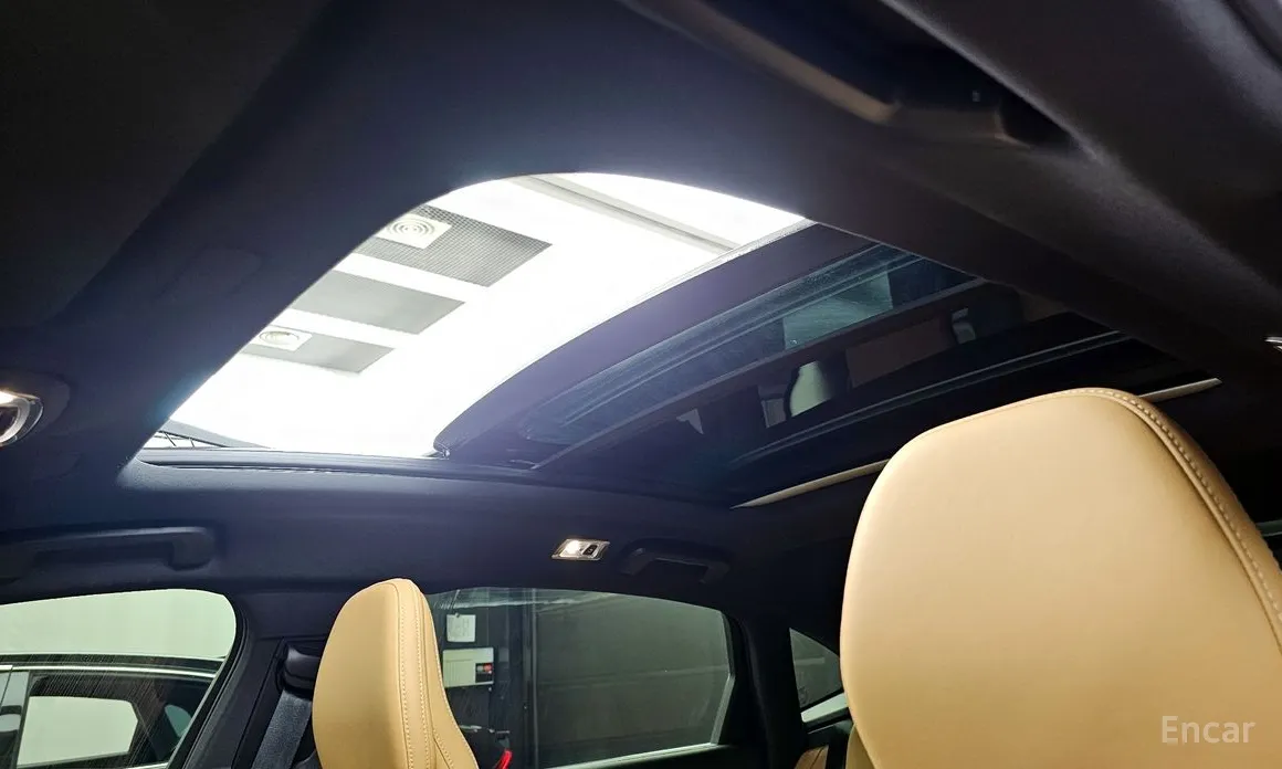 Photo 18 - Volvo S90