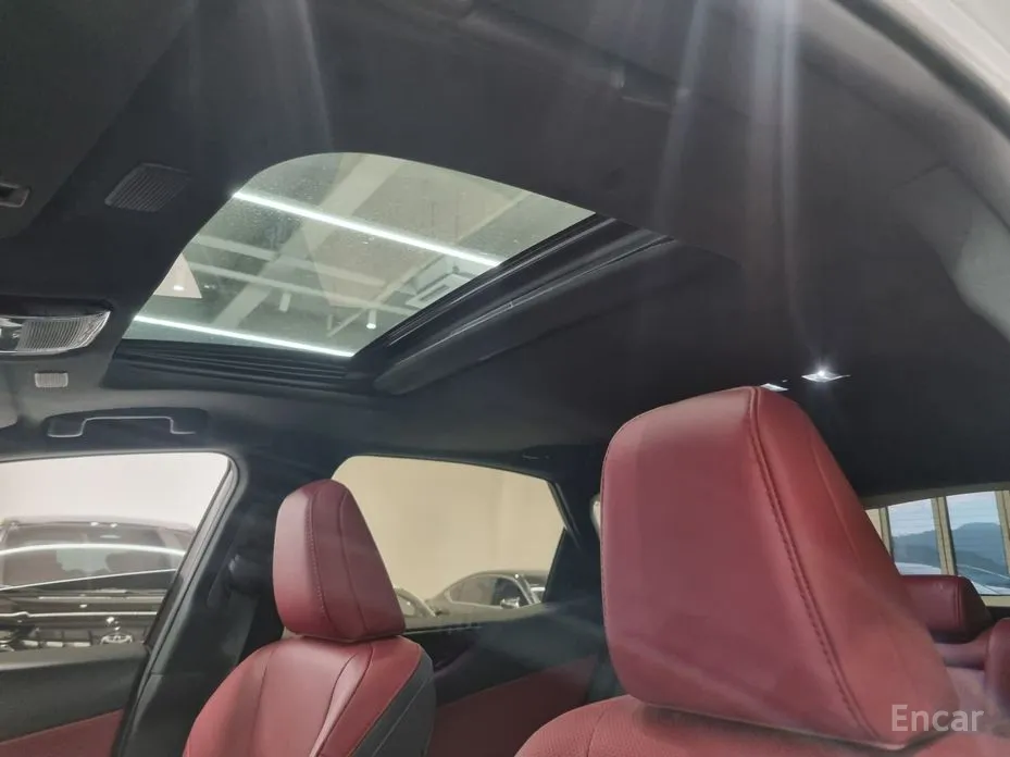 Фото 18 - Lexus NX