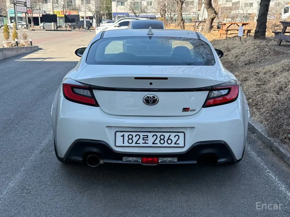 Фото 2 - Toyota 86