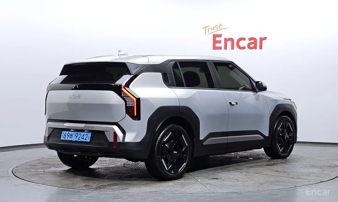 Фото 2 - Kia EV3