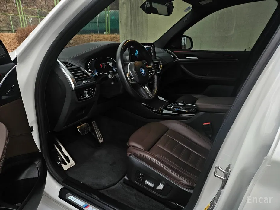 Фото 10 - BMW iX3