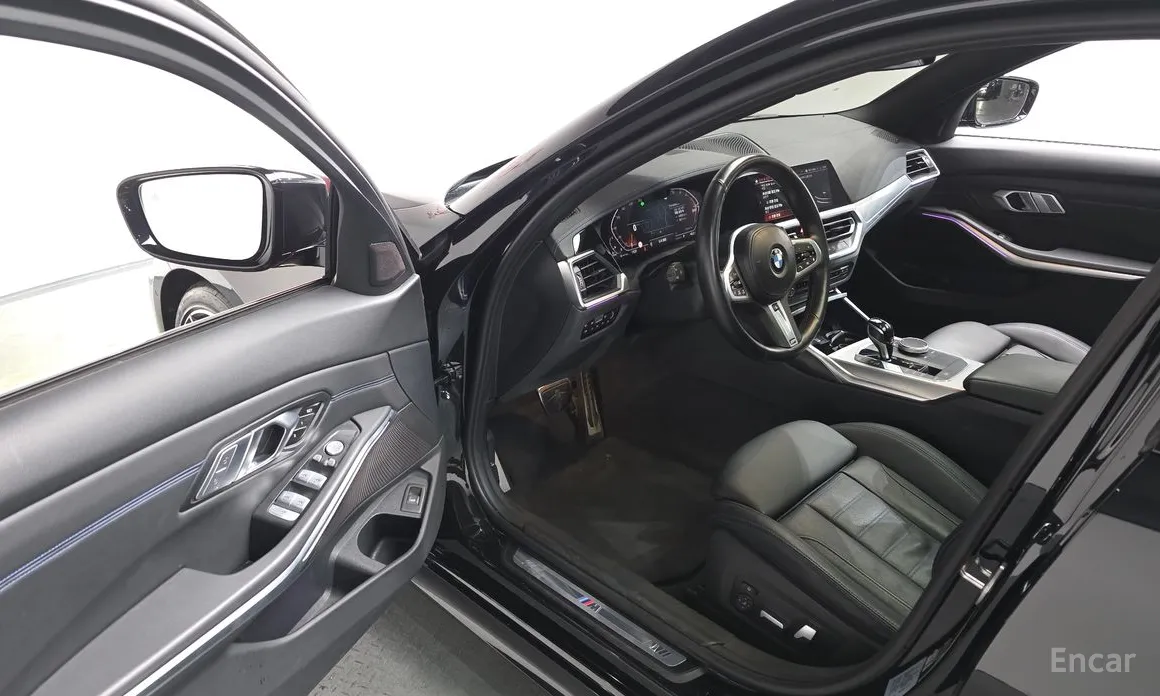 Photo 10 - BMW 3 Series