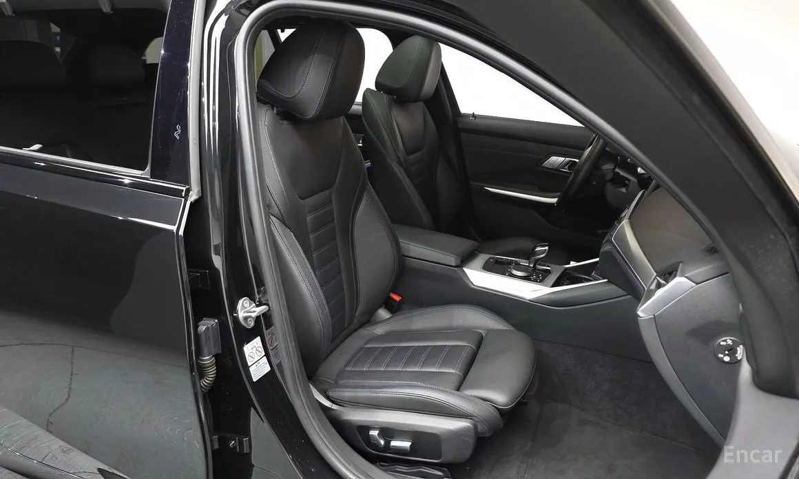 Photo 12 - BMW 3 Series