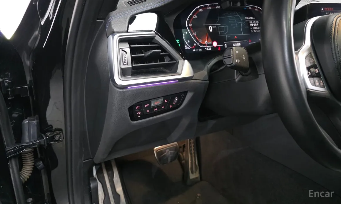 Photo 13 - BMW 3 Series