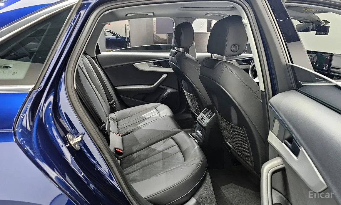 Фото 12 - Audi A4