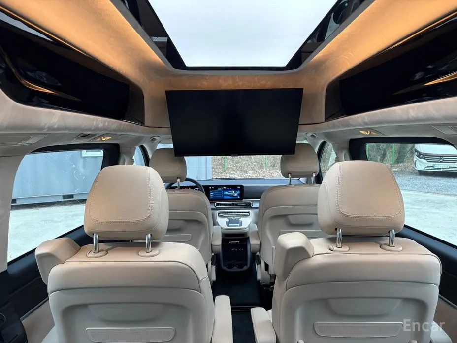 Фото 10 - Mercedes-Benz V-Class