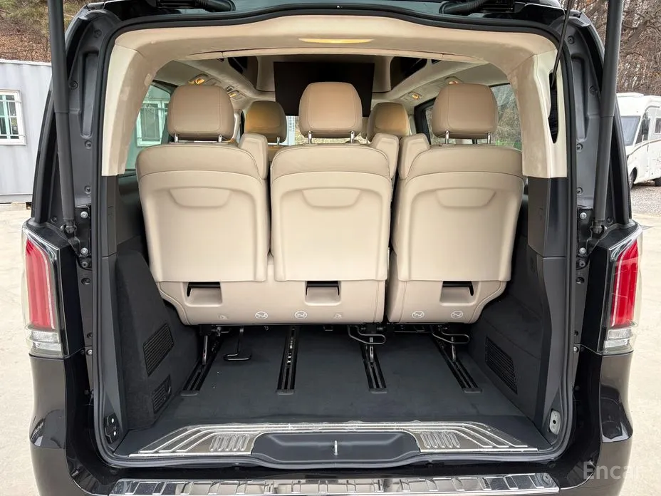 Фото 13 - Mercedes-Benz V-Class