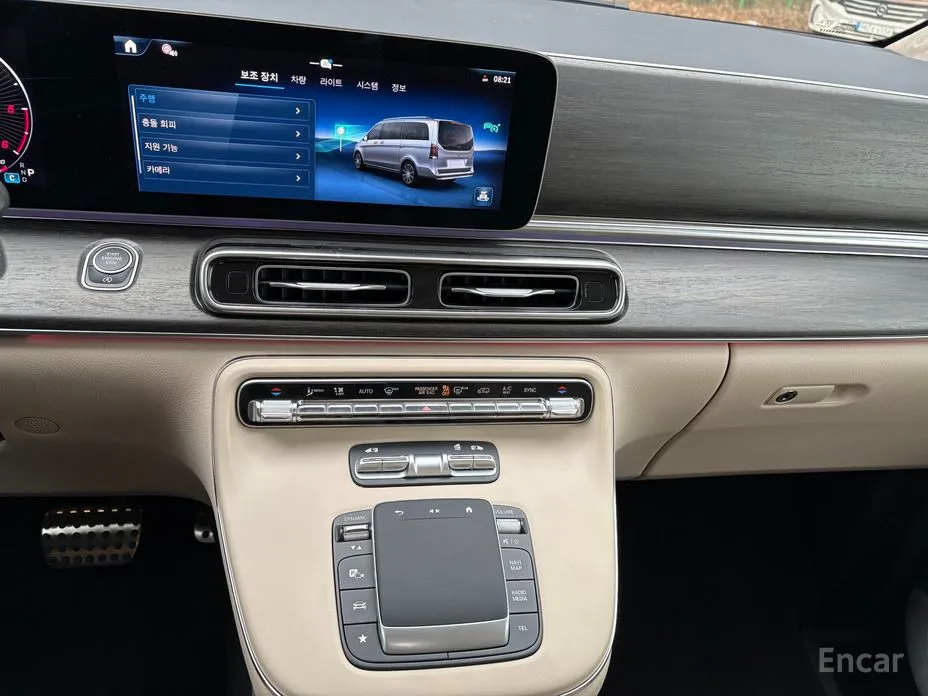 Фото 15 - Mercedes-Benz V-Class