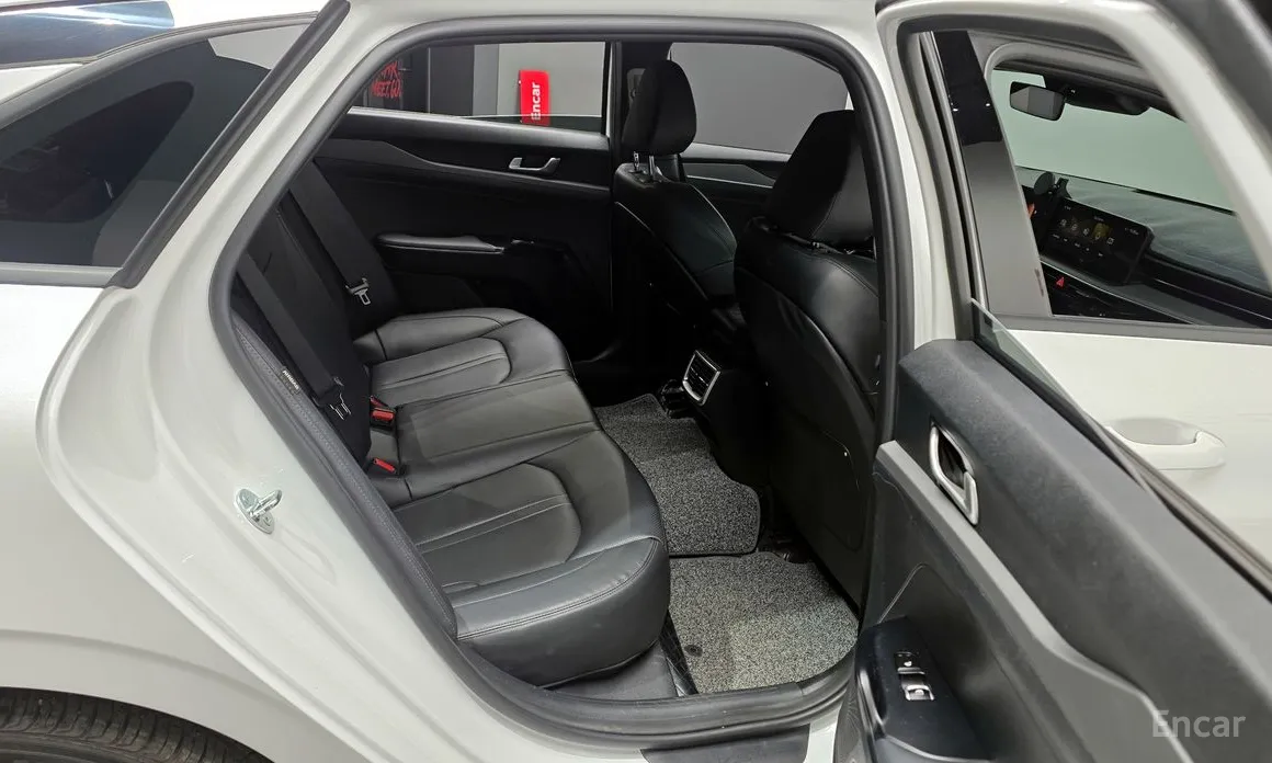 Фото 12 - Kia K5