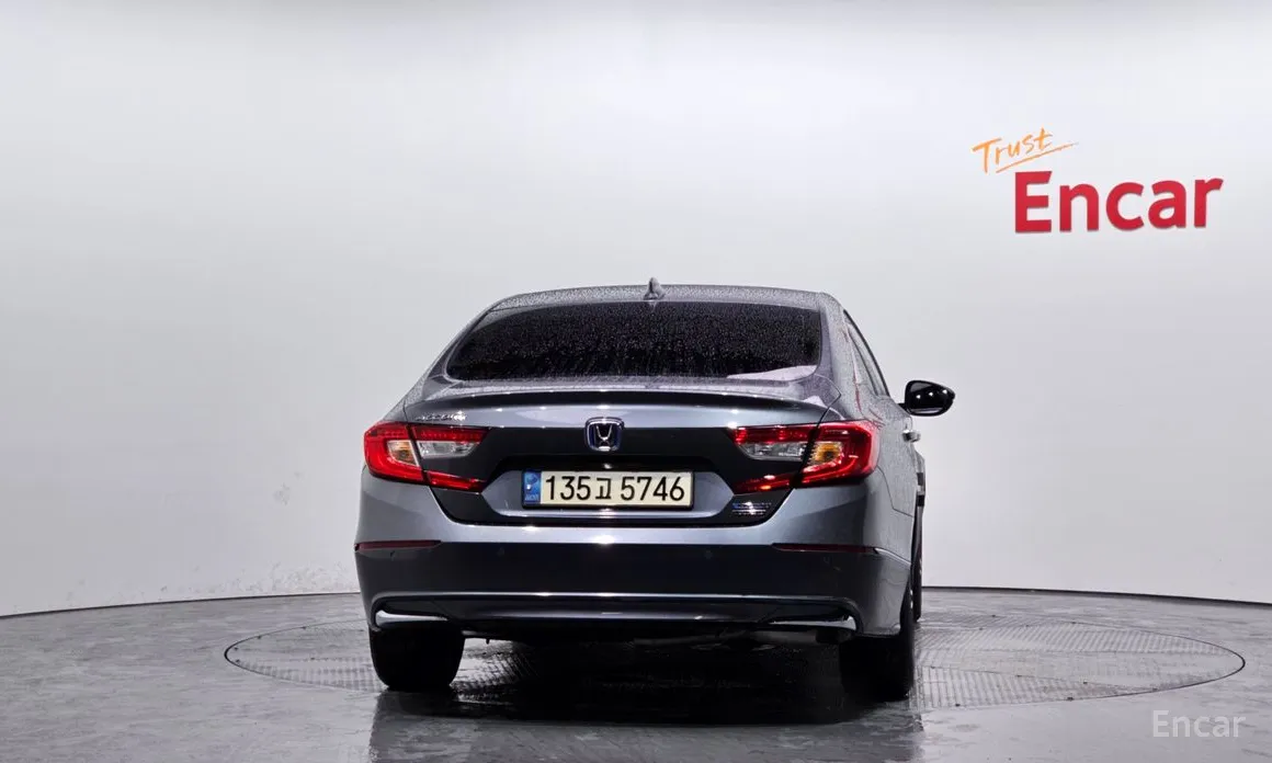 Фото 4 - Honda Accord