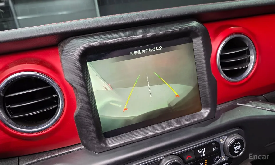 Фото 14 - Jeep Wrangler