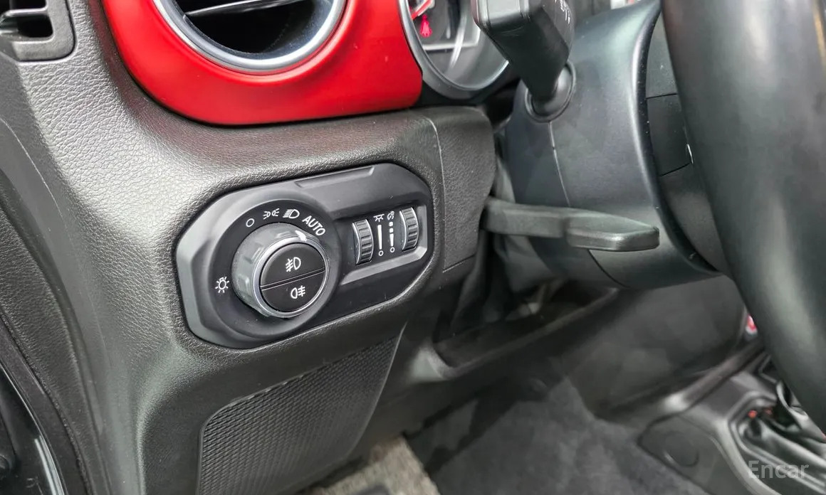 Фото 19 - Jeep Wrangler