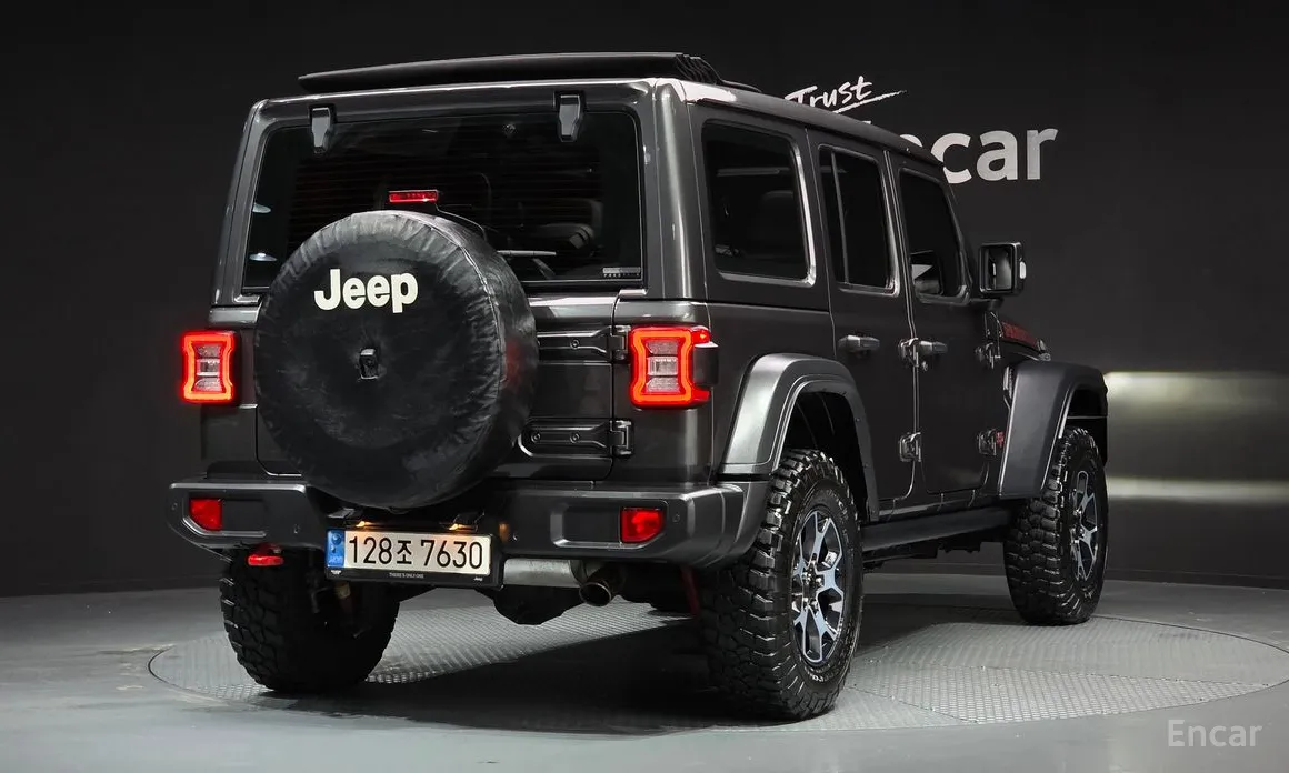 Фото 2 - Jeep Wrangler