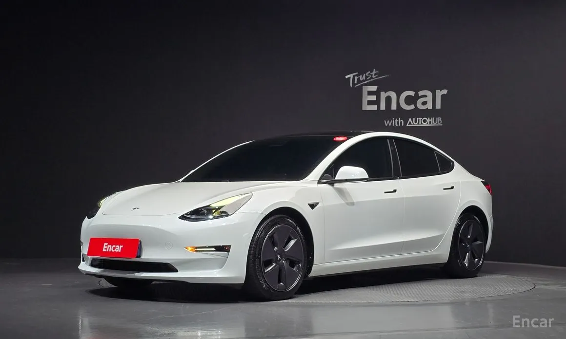 Фото 1 - Tesla Model 3