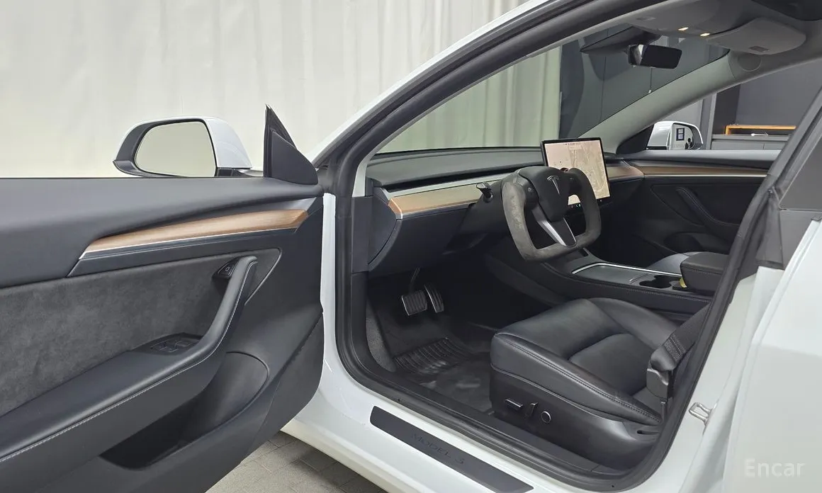 Фото 10 - Tesla Model 3