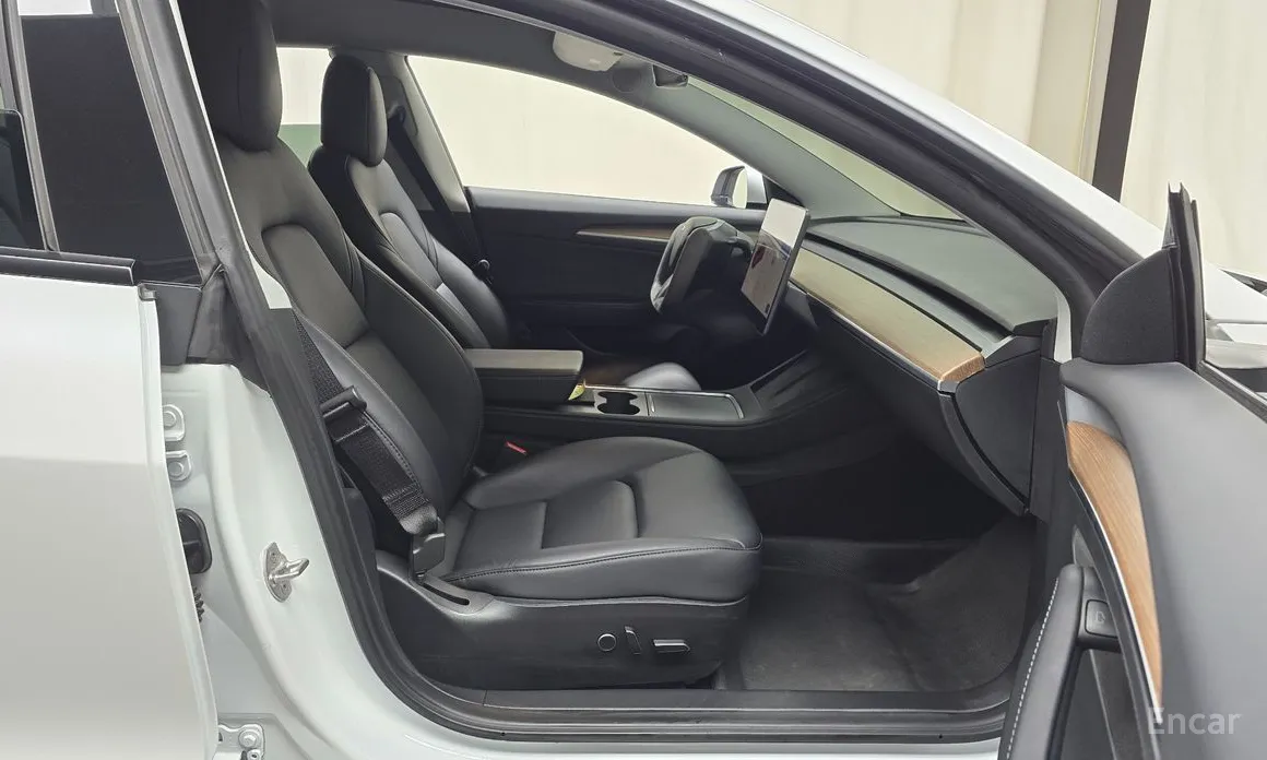 Фото 11 - Tesla Model 3