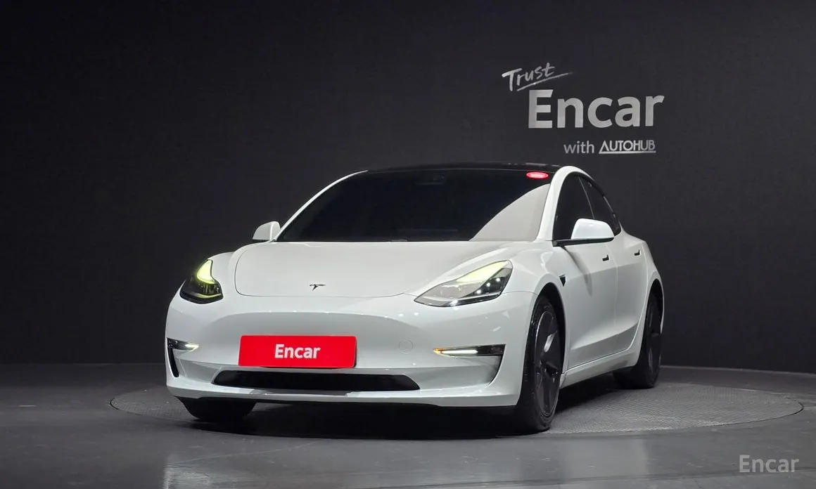 Фото 3 - Tesla Model 3