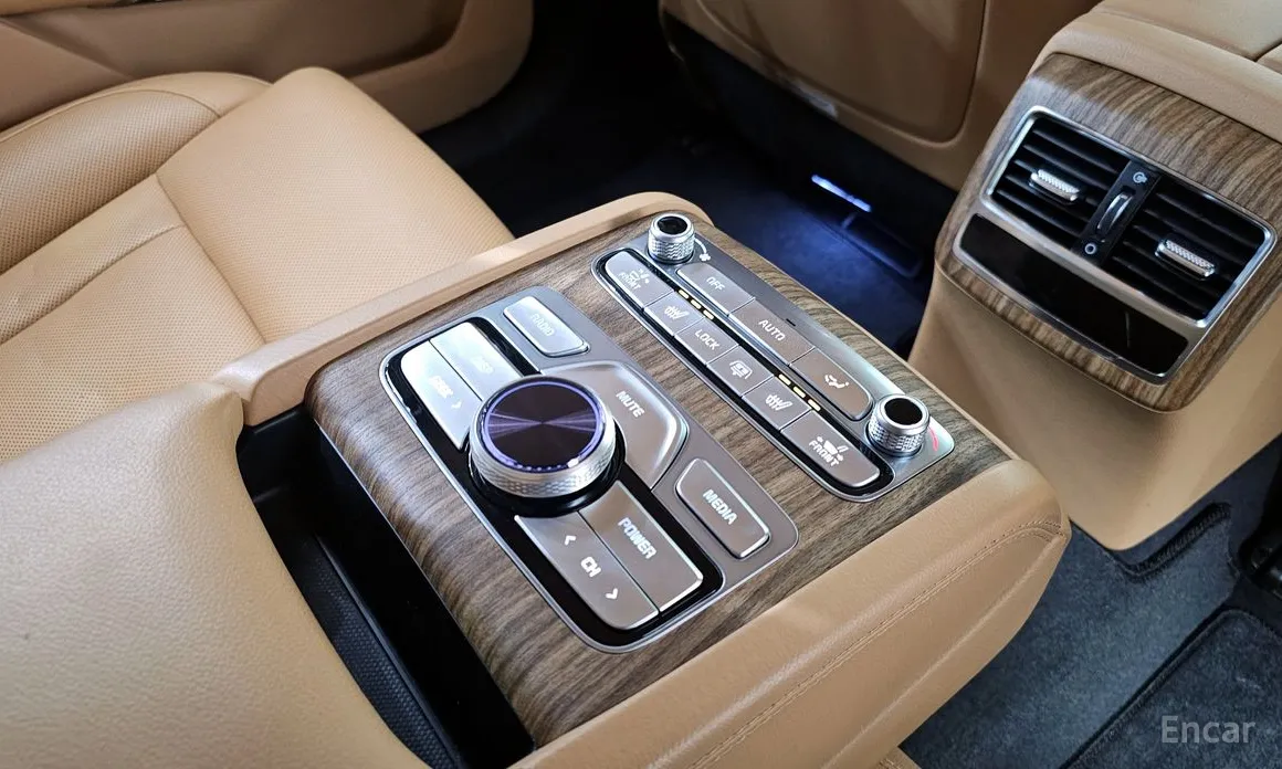 Фото 19 - Kia K9