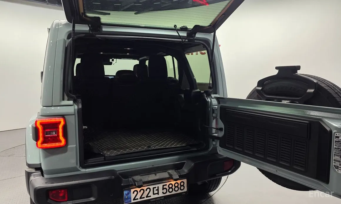 Фото 20 - Jeep Wrangler