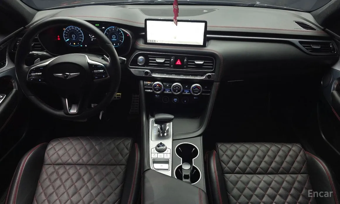 Фото 7 - Genesis G70