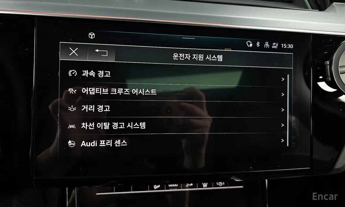 Фото 16 - Audi e-tron