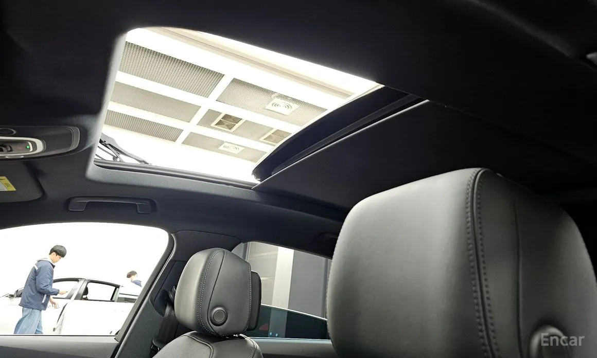 Фото 19 - Audi e-tron