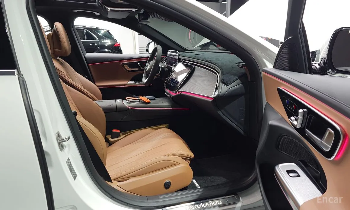 Фото 10 - Mercedes-Benz E-Class