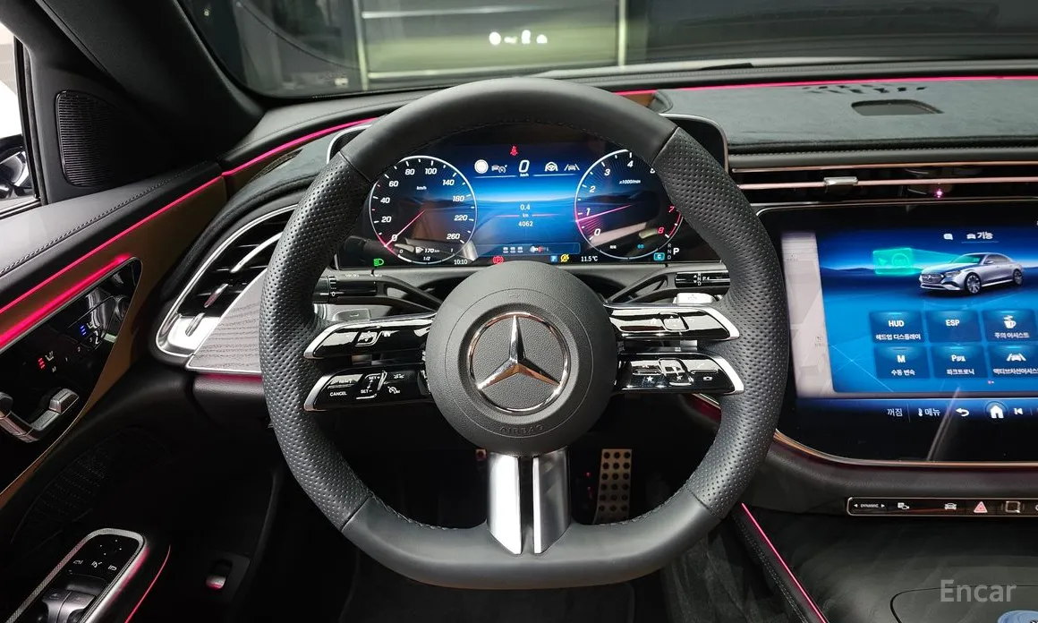 Фото 15 - Mercedes-Benz E-Class