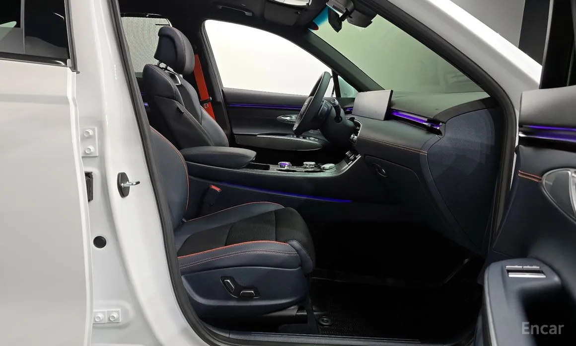 Фото 11 - Genesis GV70